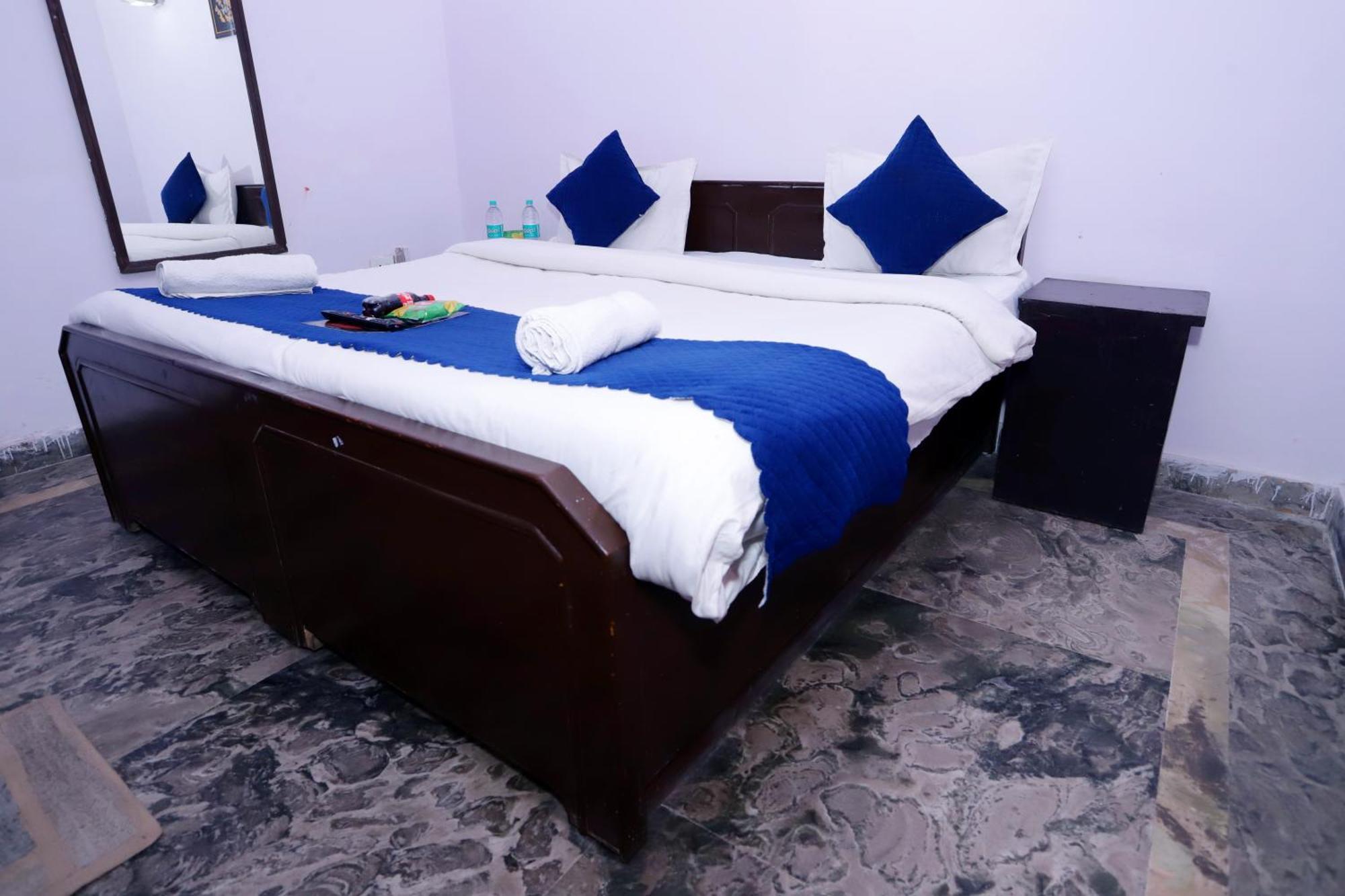 Hotel Warm Welcome - Noida Sector 51 Eksteriør bilde