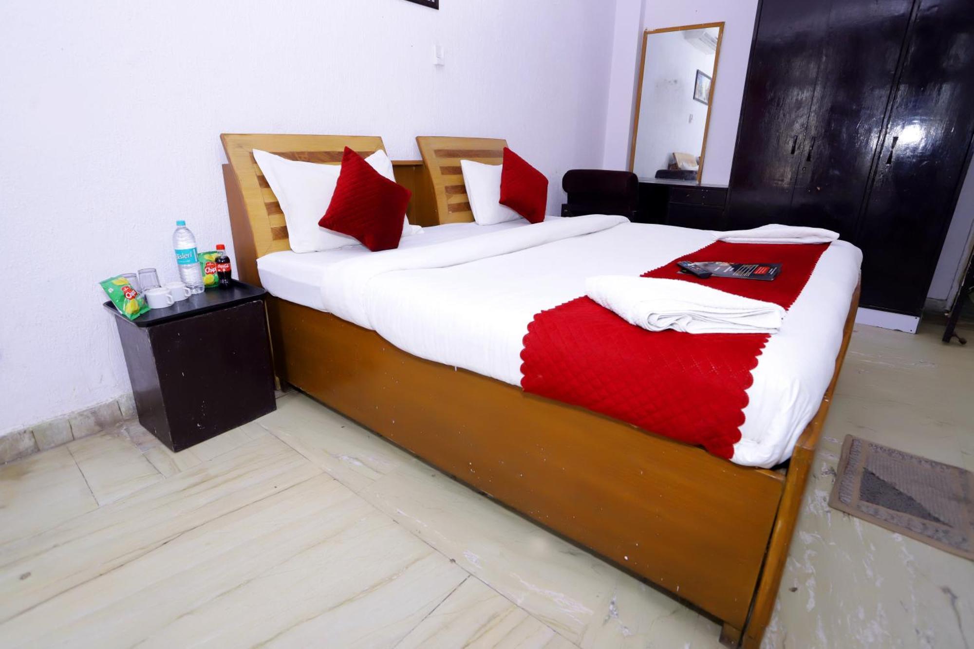 Hotel Warm Welcome - Noida Sector 51 Eksteriør bilde